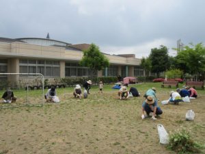 6月16日（水）園庭の草取り の投稿